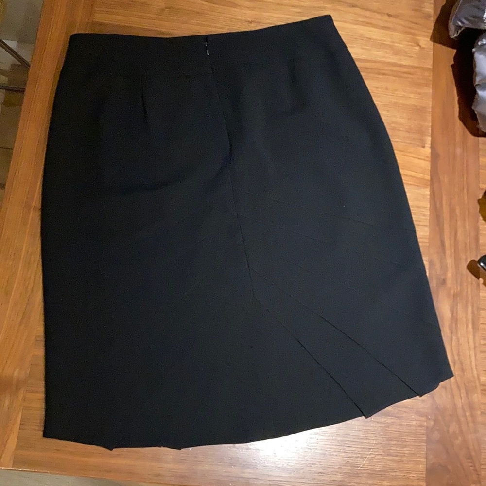 Fun little black skirt, size 12